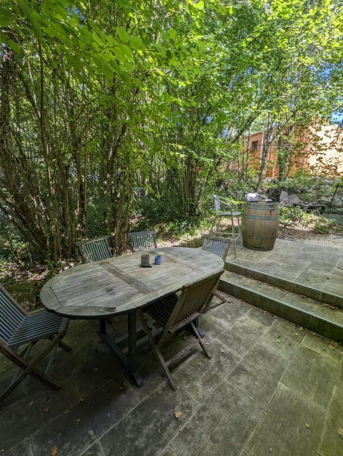 Gîte zen dans les bois Blesignac Extérieur photo
