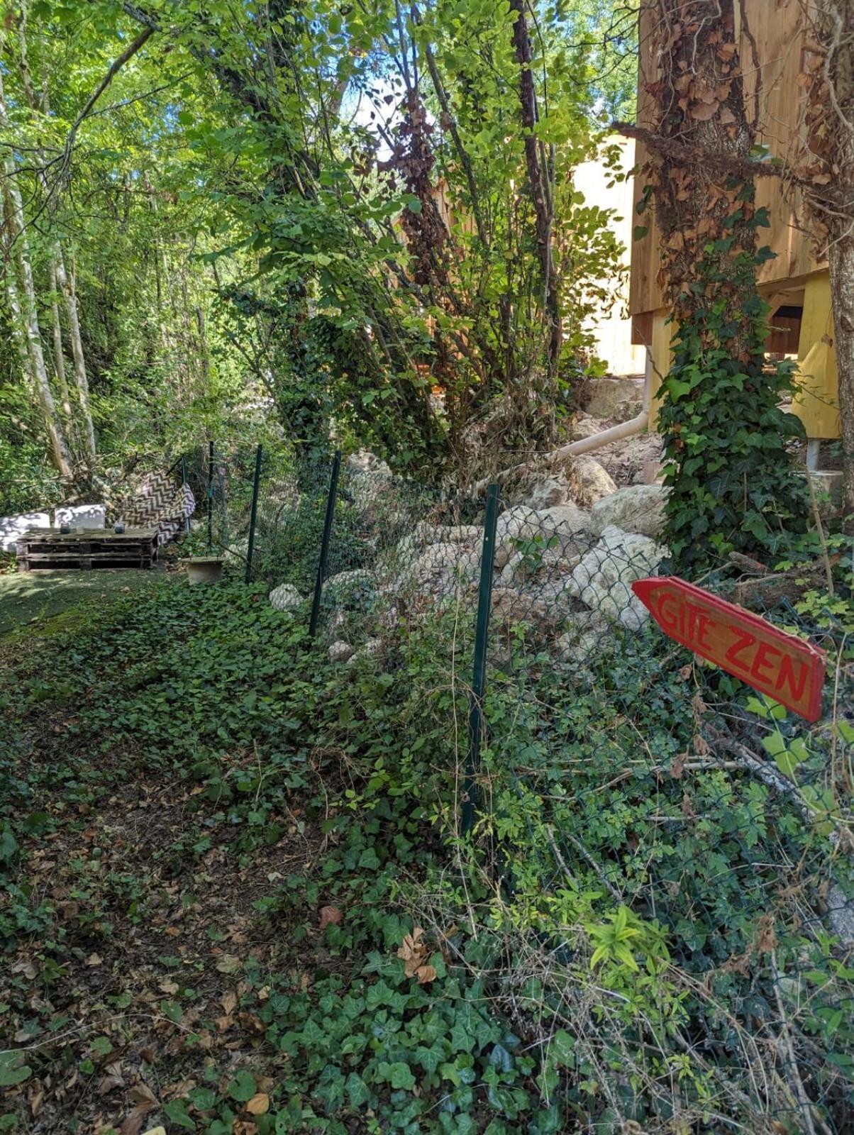 Gîte zen dans les bois Blesignac Extérieur photo