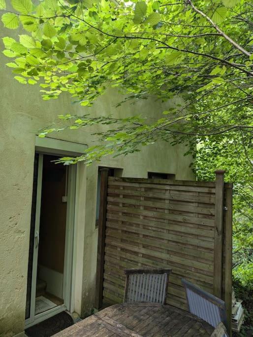Gîte zen dans les bois Blesignac Extérieur photo
